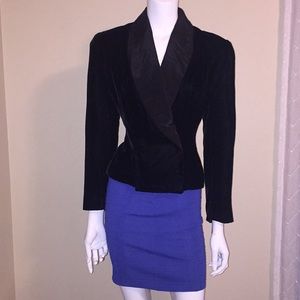 Cathy Hardwick, Women Black velvet blazer size 4